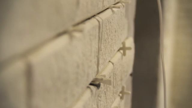 Облицовка декоративным камнем "Сахара" прихожей в квартире смотреть онлайн