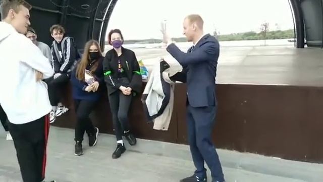 Чуть не прожег куртку. смотреть онлайн