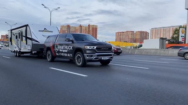RAM Прицеп. Обзор, тест-драйв и как он ведет себя в городских реалиях. смотреть онлайн