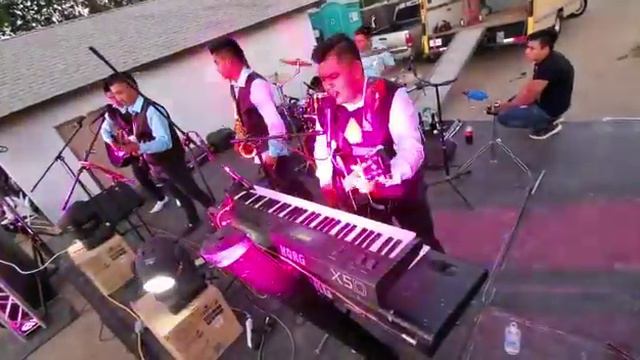 GRUPO LOS PLEBES DE GUERRERO en vivo en SAN MIGUEL CA. flor hermosas смотреть онлайн