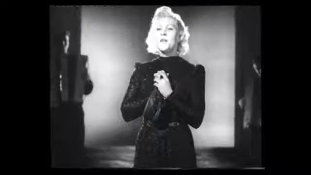 "Синий платочек"сл. Я. Галицкий, М. Максимов, муз. Е. Петерсбурский. Исполняет Клавдия Шульженко смотреть онлайн