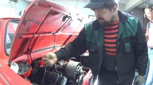 ЗАЗ 968 75 года. Первый запуск двигателя после более 20 лет простоя. Раскоксовка двигателя..mp4