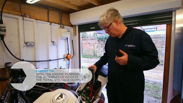 The best motorcycle batteries and chargers - Workshop Wisdom: Episode 4 | BikeSocial смотреть онлайн