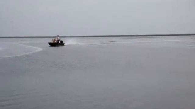 Лодка Охотник 450-8.wmv смотреть онлайн