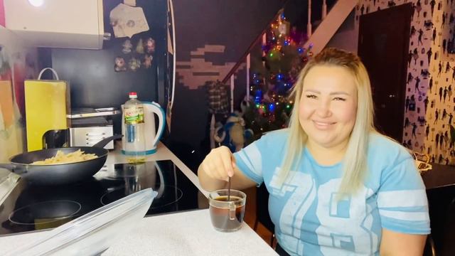 Все на кухне кручусь🤸♀️прям как белка🐿