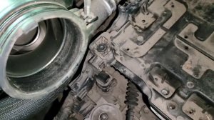 Замена левой подушки двигателя Hyundai i40 (трансмиссии), решение проблемы вибрации двигателя