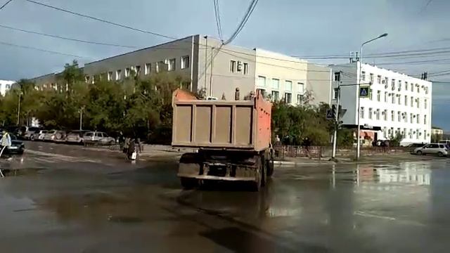 В Якутске после дождя не работают светофоры смотреть онлайн
