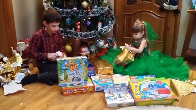 Новогодние подарки!!! смотреть онлайн