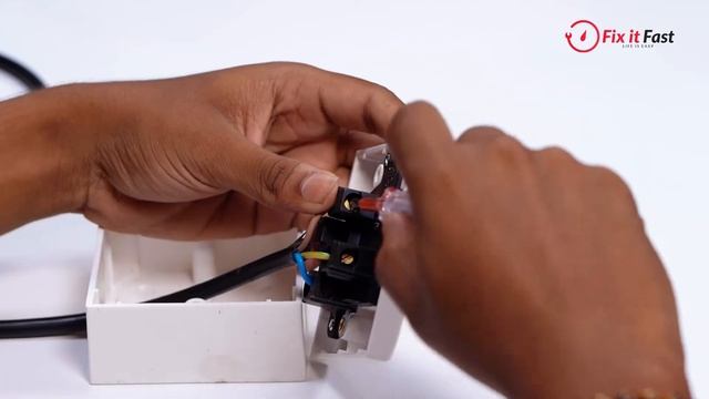 How to wire single plug socket | Fix it Fast смотреть онлайн