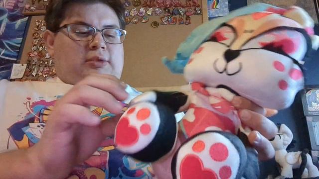 queen bee plush unboxing смотреть онлайн