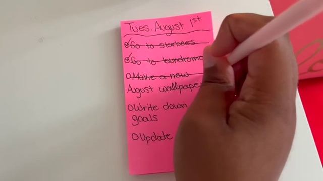August Reset Vlog! | Trying To Be Productive, New Macbook Wallpaper, Goal Setting, & More!