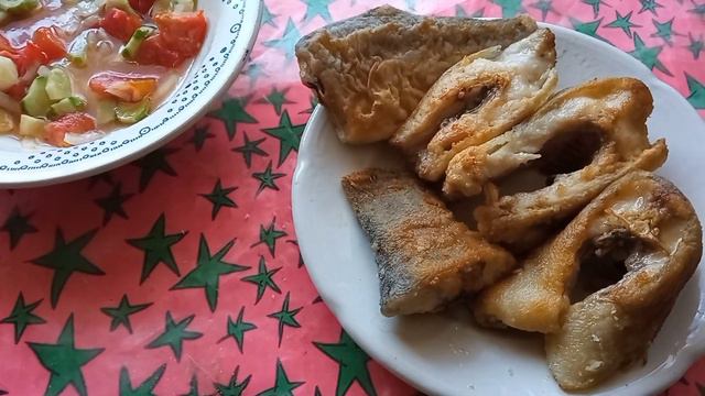 Деревня. Рыбалка на реке Донец. Поймали рыбу Линь. смотреть онлайн