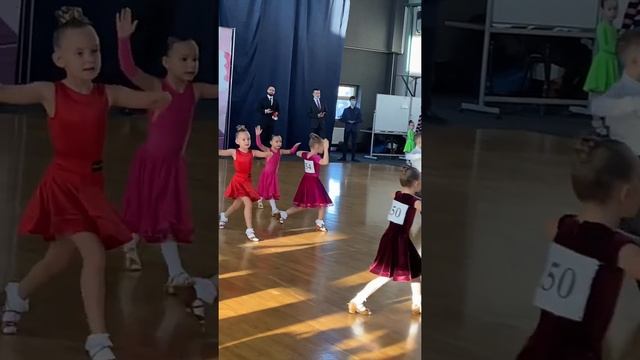 Турнир по бальным танцам. Сюрприз. 27.12.2021 г. Бозоева Варвара. Н3. Медленный вальс смотреть онлайн