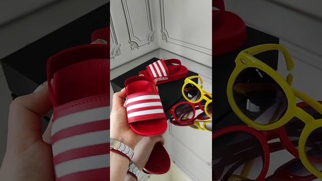 Детские красные шлепки Adidas смотреть онлайн