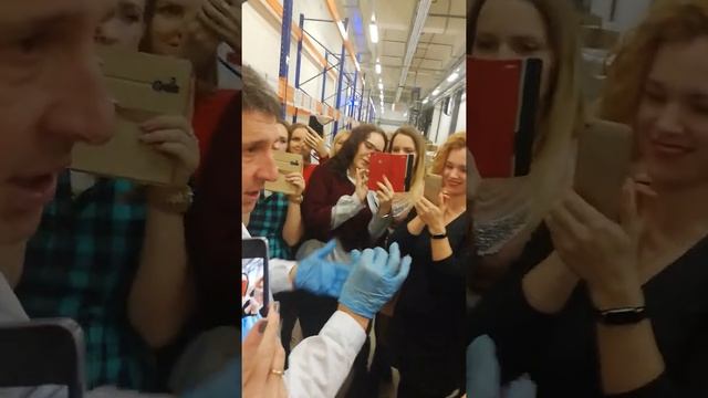 Как делаются блески для губ по-шведски? смотреть онлайн
