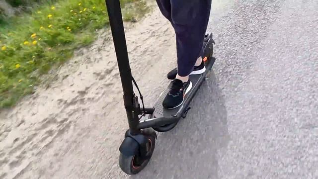ДАЛЬНОБОЙНЫЙ ЭЛЕКТРОСАМОКАТ NAVEE N65 с запасом хода 65км ? лучший электросамокат с Алиэкспресс 202 смотреть онлайн