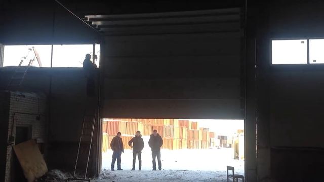 Амитех Красноярск. Секционные ворота 6х6м, склад. смотреть онлайн