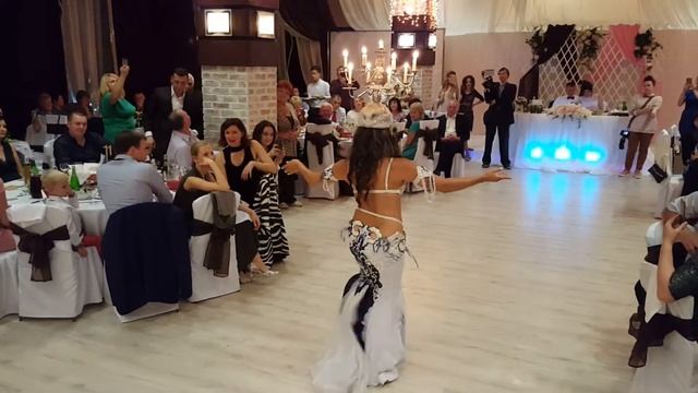 Marina Oganyan - Oriental with chemodan смотреть онлайн