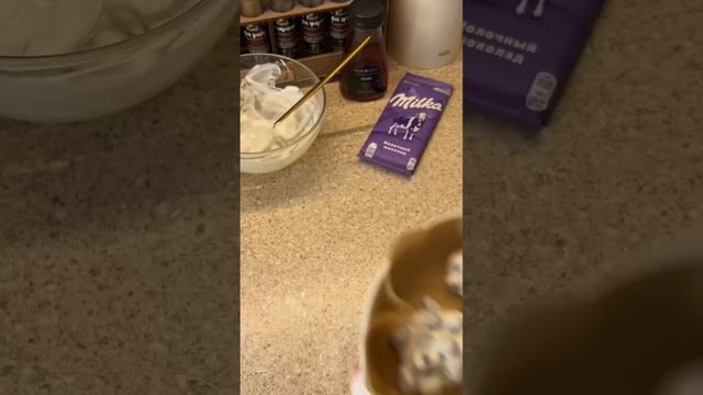 десерт всего из 3 ингредиентов?? йогурт + голубика + шоколад смотреть онлайн