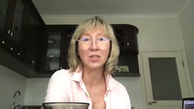 Самвел Адамян / Обзор / Весь мусор с опарышами прохожим на голову. смотреть онлайн