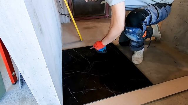 Укладка керамогранита. Плиточные работы. #плитка #плиточник #керамогранит #укладкаплитки смотреть онлайн