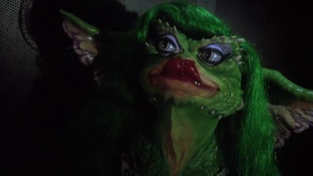 Gremlins 2: The New Batch (1990) - Gremlins in the Lab Scene (HD) смотреть онлайн