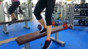 8 упражнений на скамье.