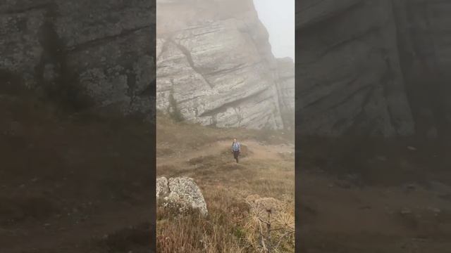 Потрясающе красивый трекинг-тур в горы Крыма. Октябрь 2020 смотреть онлайн