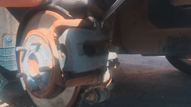Замена тормозных колодок на Toyota Corolla 150 смотреть онлайн