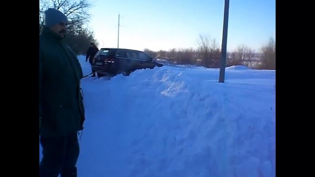 Нива вытаскивает таурэга смотреть онлайн