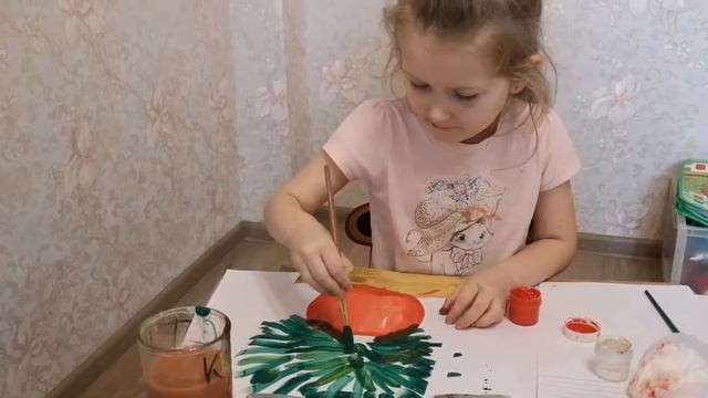 Лизаветка-конфетка рисует маме и бабушке на 8 марта смотреть онлайн