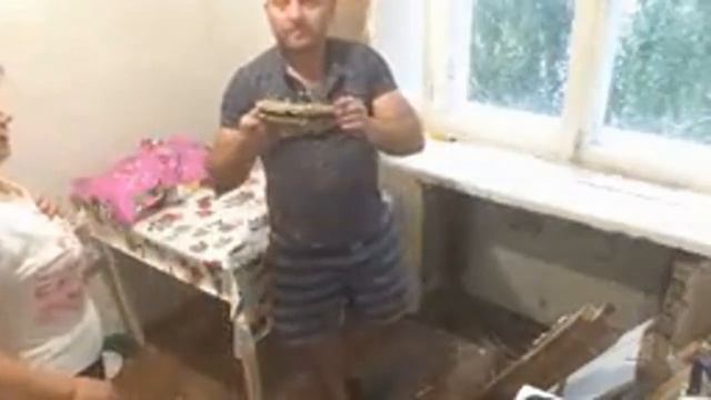 Осиное гнездо товарищей-семьи Адамян.)) смотреть онлайн