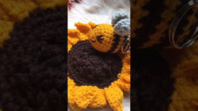 Bees and sunflower available on my shopee account shopee.ph/erza_sky30 смотреть онлайн