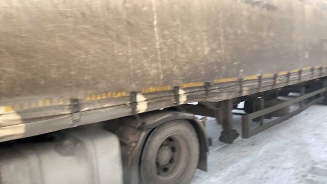 Урал, трасса М-5/ Выгрузка ИКЕА смотреть онлайн