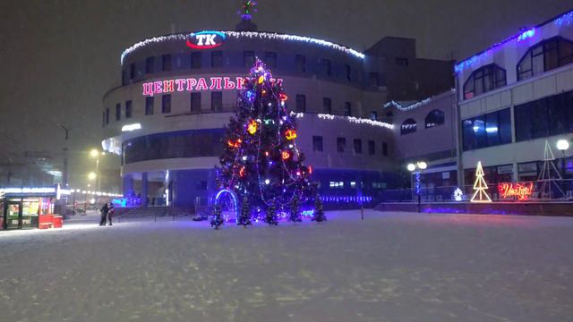 Прогулка от улицы Щепкина до цирка. Сильный снег. Курск. смотреть онлайн