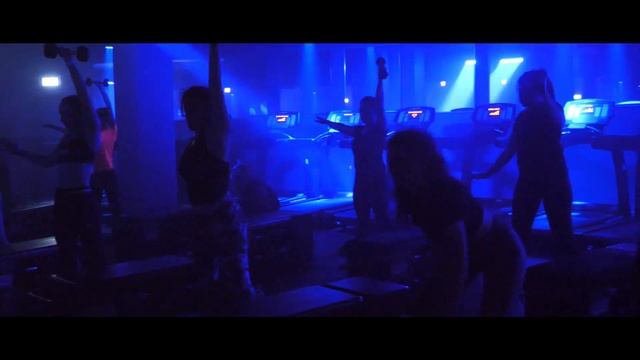 SHAPER - trening interwałowy na bieżniach смотреть онлайн