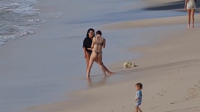 СЛУЧАЙНЫЙ ТОПЛЕСС НА ПЛЯЖЕ БАЛИ! С ВОЛНАМИ ШУТКИ ПЛОХИ! DREAMLAND BEACH и ЦЕНЫ НА ЕДУ смотреть онлайн