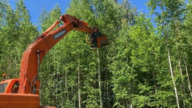 Работа мульчера UM-Forest 160H на экскваваторе смотреть онлайн