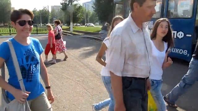 Флешмоб в честь Дня Поцелуев 6 июня 2011 года, Нижнекамск смотреть онлайн