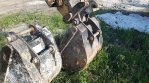 Замена ковша на CAT