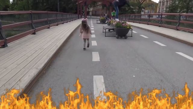 Пол это ЛАВА или Floor is LAVA Challenge / POPSY смотреть онлайн