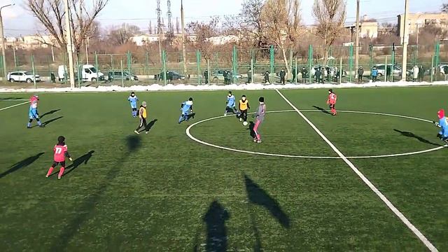 ОСДЮСШОР 11-Металлург 12(3)*0-1*1 тайм смотреть онлайн