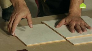 Режем плитку при помощи стеклореза // Как отрезать плитку самостоятельно