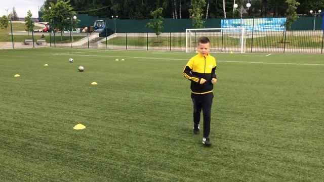 Индивидуальная тренировка по футболу.Троицк Москва 13 июня 2018 смотреть онлайн