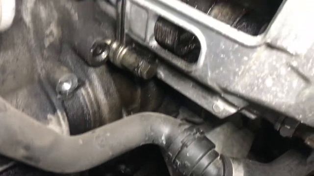 Откуда течет моторное масло BMW 320d E90 N47 смотреть онлайн