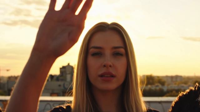 Хочешь влюбить девушку? Действуй, не жди когда будут знакомиться первыми смотреть онлайн