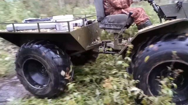 Каракат, как ведет себя на различных участках местности: дорогах, болоте, пересечение лесные речек. смотреть онлайн