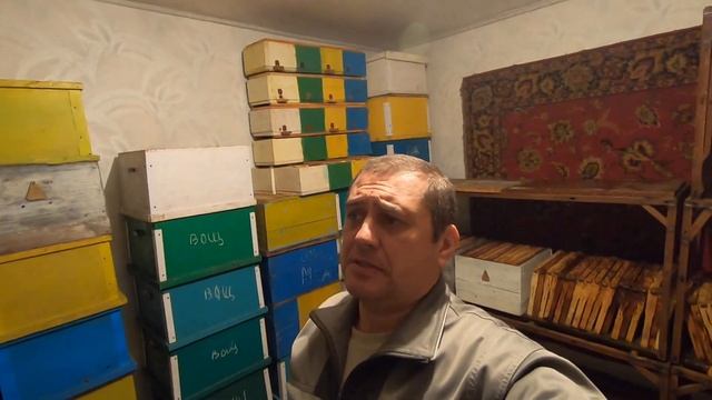 МАРТ НА ПАСЕКЕ/БЕЛКОВАЯ ПОДКОРМКА/СКОРО ПЧЁЛЫ ПОЛЕТЯТ/УБИРАЮ ЗИМОВНИК И ПЕРЕБИРАЮ РАМКИ С СУШЬЮ!