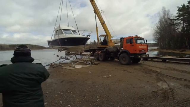 Спуск катера на воду. Открытие сезона. Timelaps. смотреть онлайн