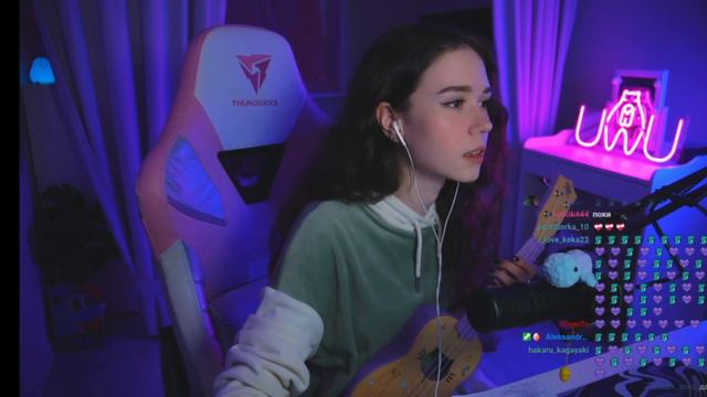 Кека поёт песню Нервы "Я не хочу без тебя спать" смотреть онлайн